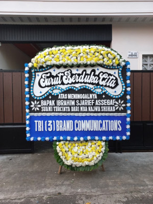 Papan Bunga Duka di Kebun Bunga